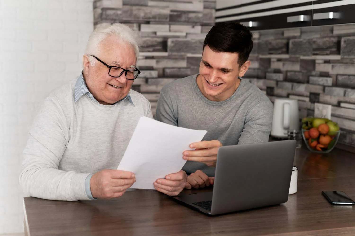 Reviewing Medicare coverage choices together
